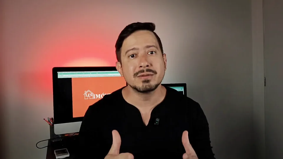 Luis Filipe explicando como funciona um leilão de imóveis em Goiânia